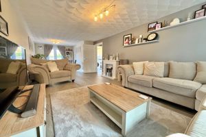 28'Lounge/Diner- click for photo gallery